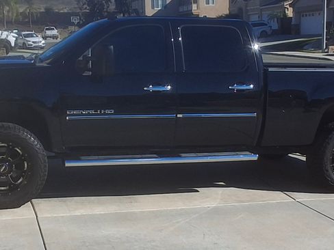 Used 2013 GMC Sierra 2500 Denali w/ Suspension Package, Off-Road image 1