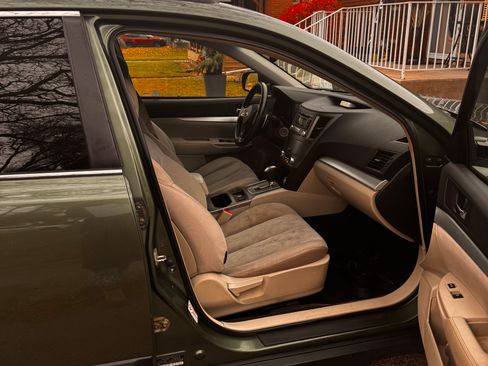 Used 2013 Subaru Outback 2.5i Premium image 6