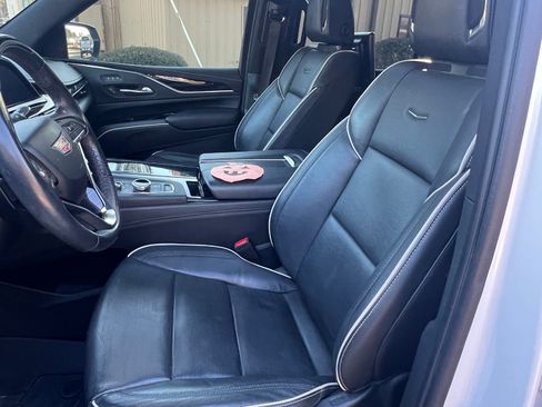 Used 2022 Cadillac Escalade ESV Sport w/ Touring Package AWD/4WD image 11