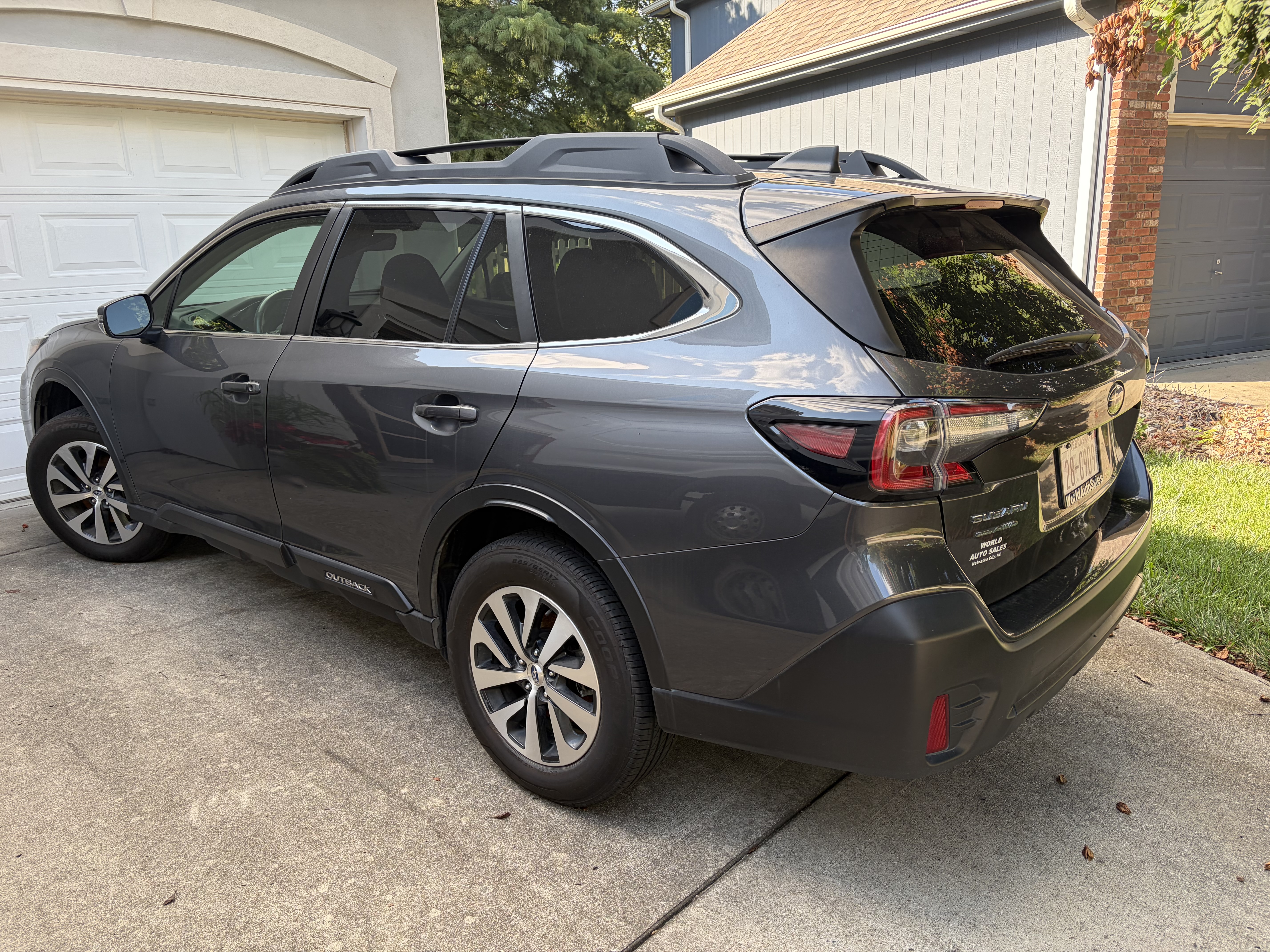 Used 2021 Subaru Outback Premium AWD/4WD image 3