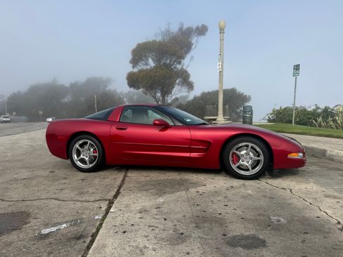 Used 2004 Chevrolet Corvette Coupe w/ Preferred Equipment Group image 11