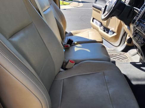 Used 2015 Ford F150 Lariat image 8