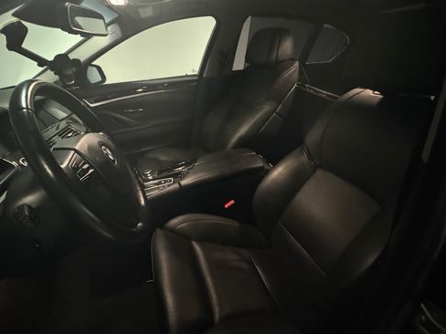 Used 2011 BMW 550i Sedan image 6