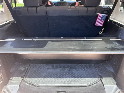 Used 2016 Jeep Wrangler Unlimited Sahara w/ Max Tow Package AWD/4WD image 17