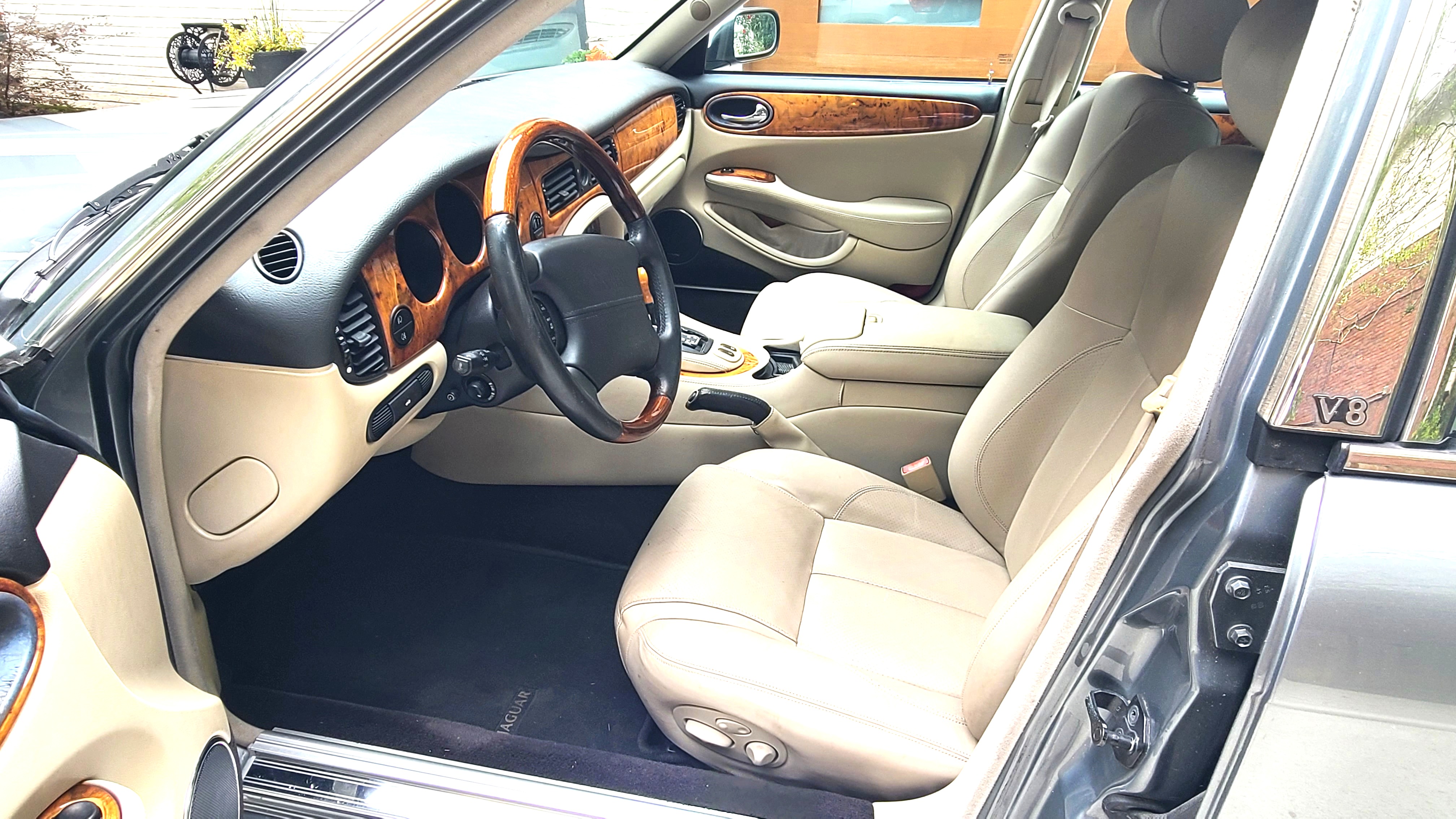 Used 2003 Jaguar XJ8 RWD image 14