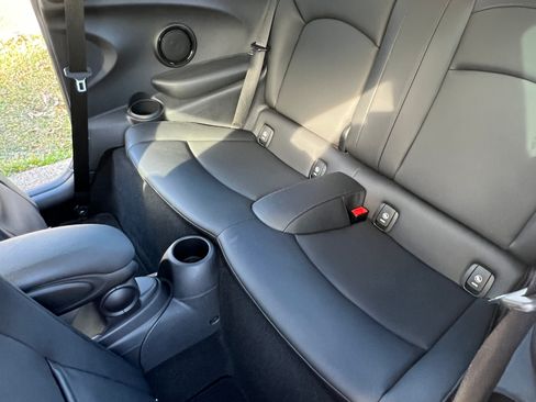 Used 2022 MINI Cooper SE image 9