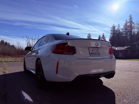 Used 2017 BMW M2 image 2