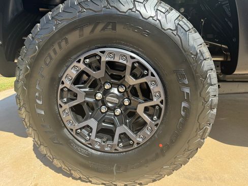 Used 2025 Ford F150 Raptor w/ Equipment Group 803A Raptor R image 12