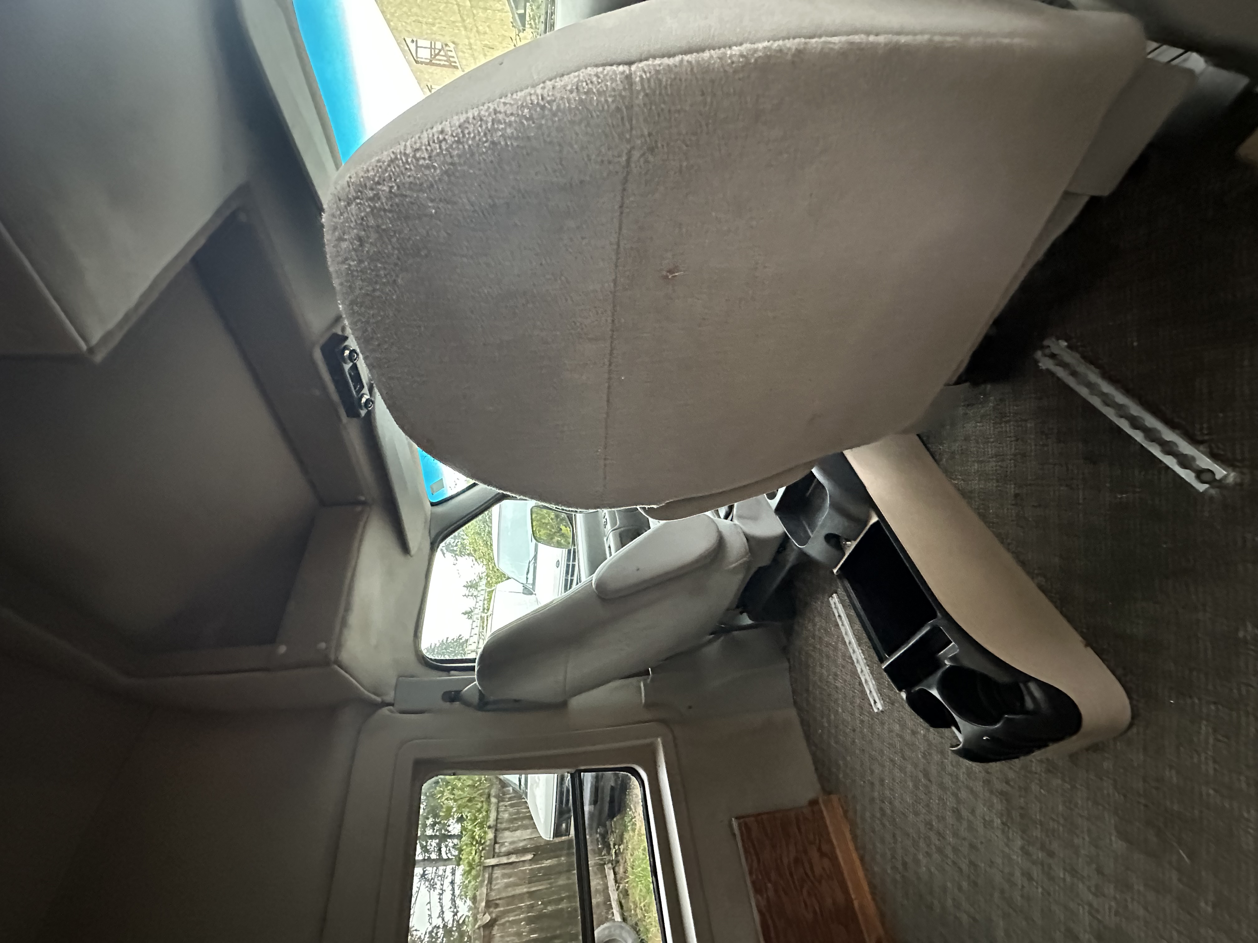 Used 2000 Ford E-150 and Econoline 150 RWD image 14