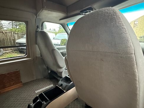 Used 2000 Ford E-150 and Econoline 150 RWD image 14