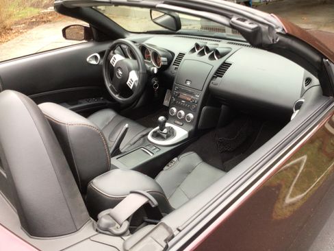 Used 2006 Nissan 350Z Touring image 13