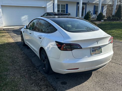 Used 2023 Tesla Model 3 Standard Range image 2