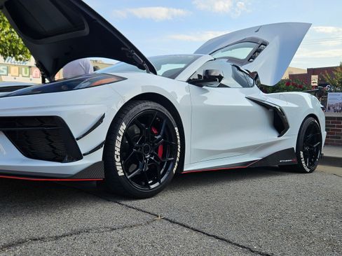 Used 2021 Chevrolet Corvette Stingray Premium Cpe w/ Z51 Performance Package image 6