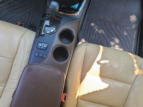 Used 2013 Toyota Avalon Limited FWD image 16