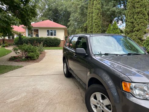 Used 2012 Ford Escape XLS image 4