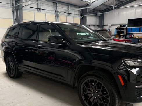 Used 2023 Jeep Grand Cherokee L Summit AWD/4WD image 4