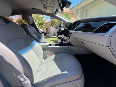 Used 2015 Hyundai Genesis 3.8 RWD image 8