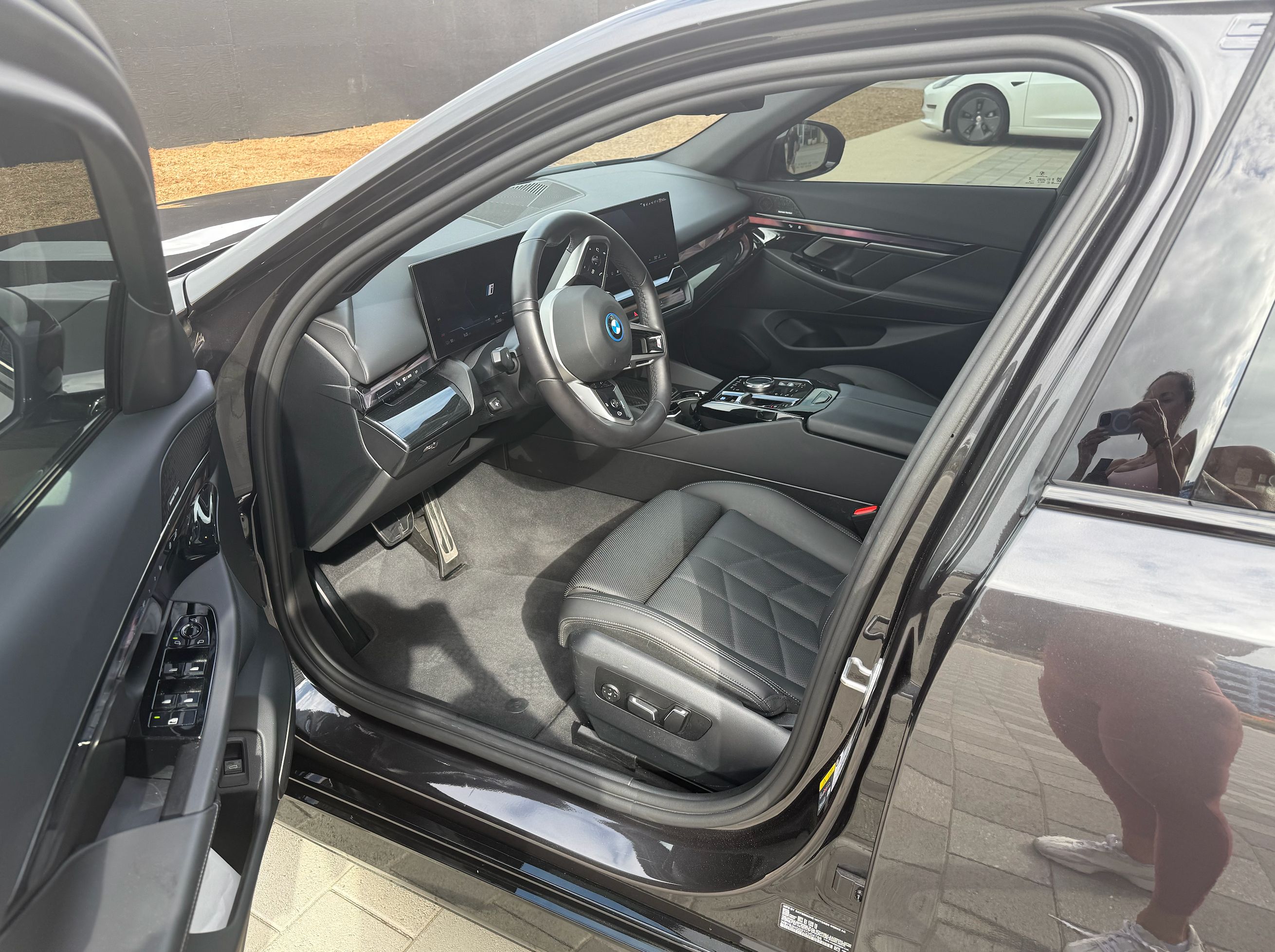 Used 2026 BMW i5 eDrive40 w/ M Sport Package RWD image 10