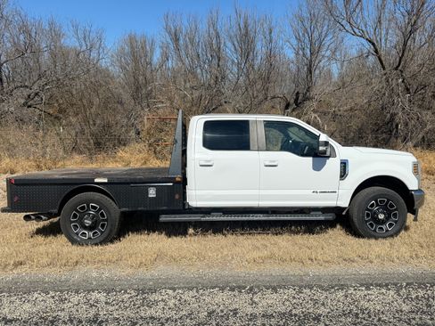 Used 2019 Ford F250 XL w/ Power Equipment Group image 2