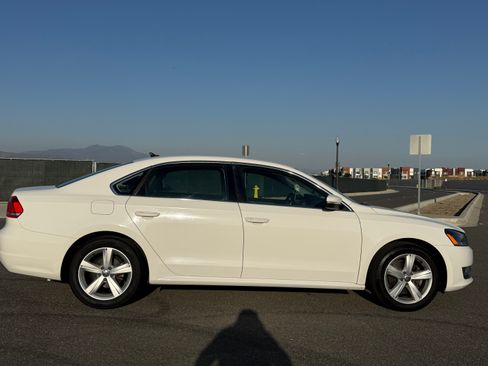 Used 2015 Volkswagen Passat 1.8T Limited Edition FWD image 2