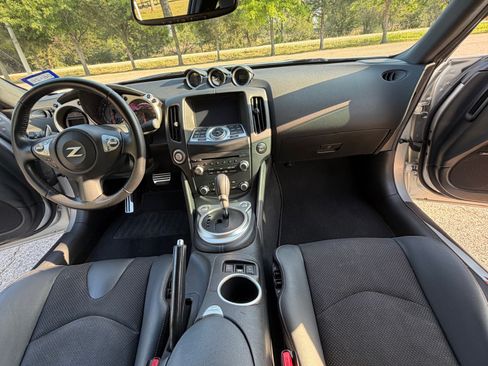 Used 2019 Nissan 370Z Touring Sport image 8