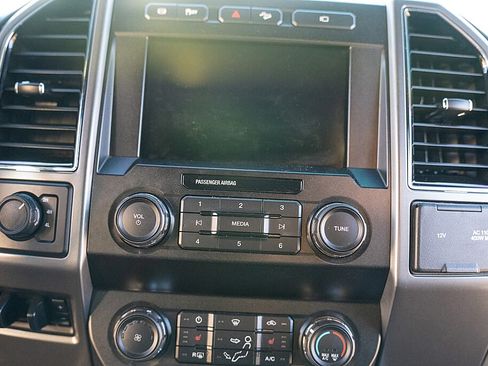 Used 2019 Ford F250 XLT w/ XLT Premium Package image 8