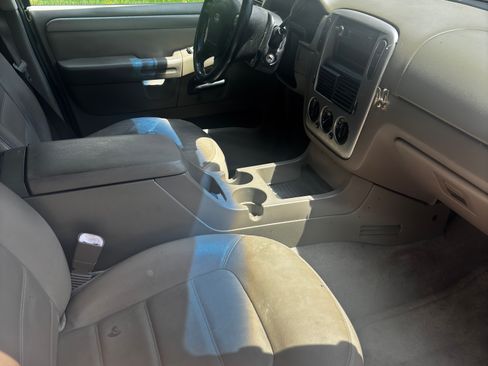 Used 2004 Ford Explorer Sport XLT RWD image 6