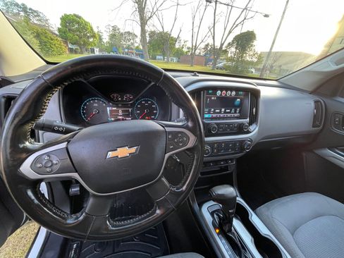 Used 2016 Chevrolet Colorado LT image 14