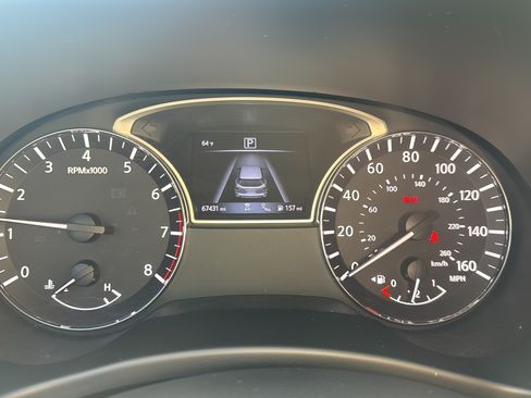 Used 2019 Nissan Pathfinder SV image 16