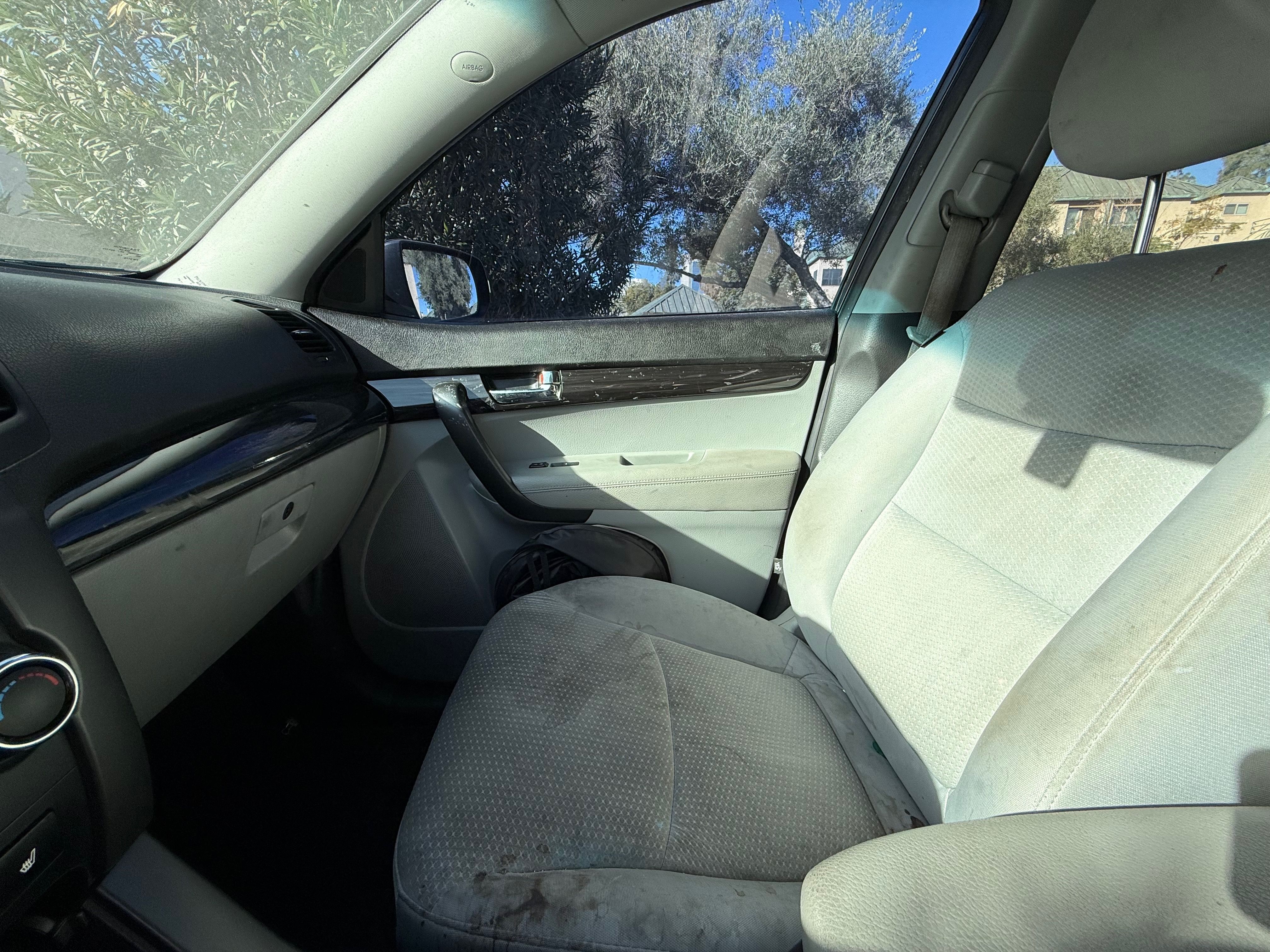Used 2013 Kia Sorento LX w/ Convenience Pkg FWD image 12