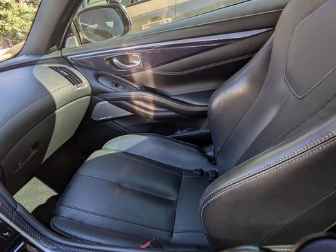 Used 2017 INFINITI Q60 3.0t Sport image 10