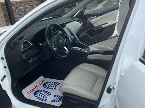 Used 2019 Honda Insight Touring image 2