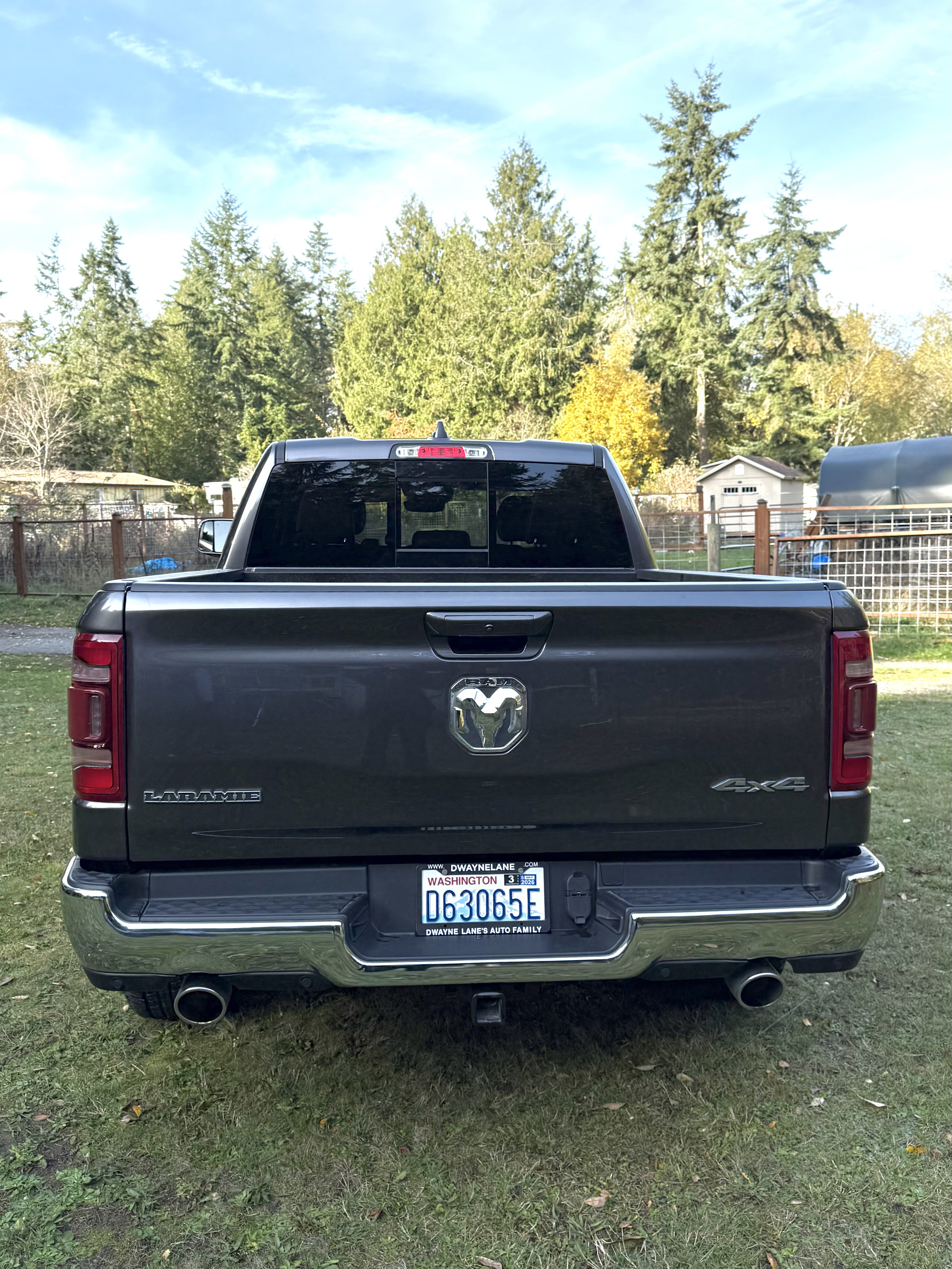 Used 2024 RAM 1500 Laramie AWD/4WD image 4