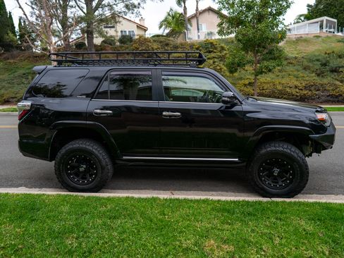 Used 2015 Toyota 4Runner Limited image 2