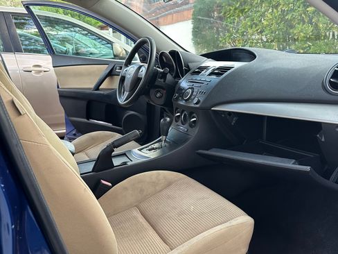 Used 2012 MAZDA MAZDA3 i Touring FWD image 9