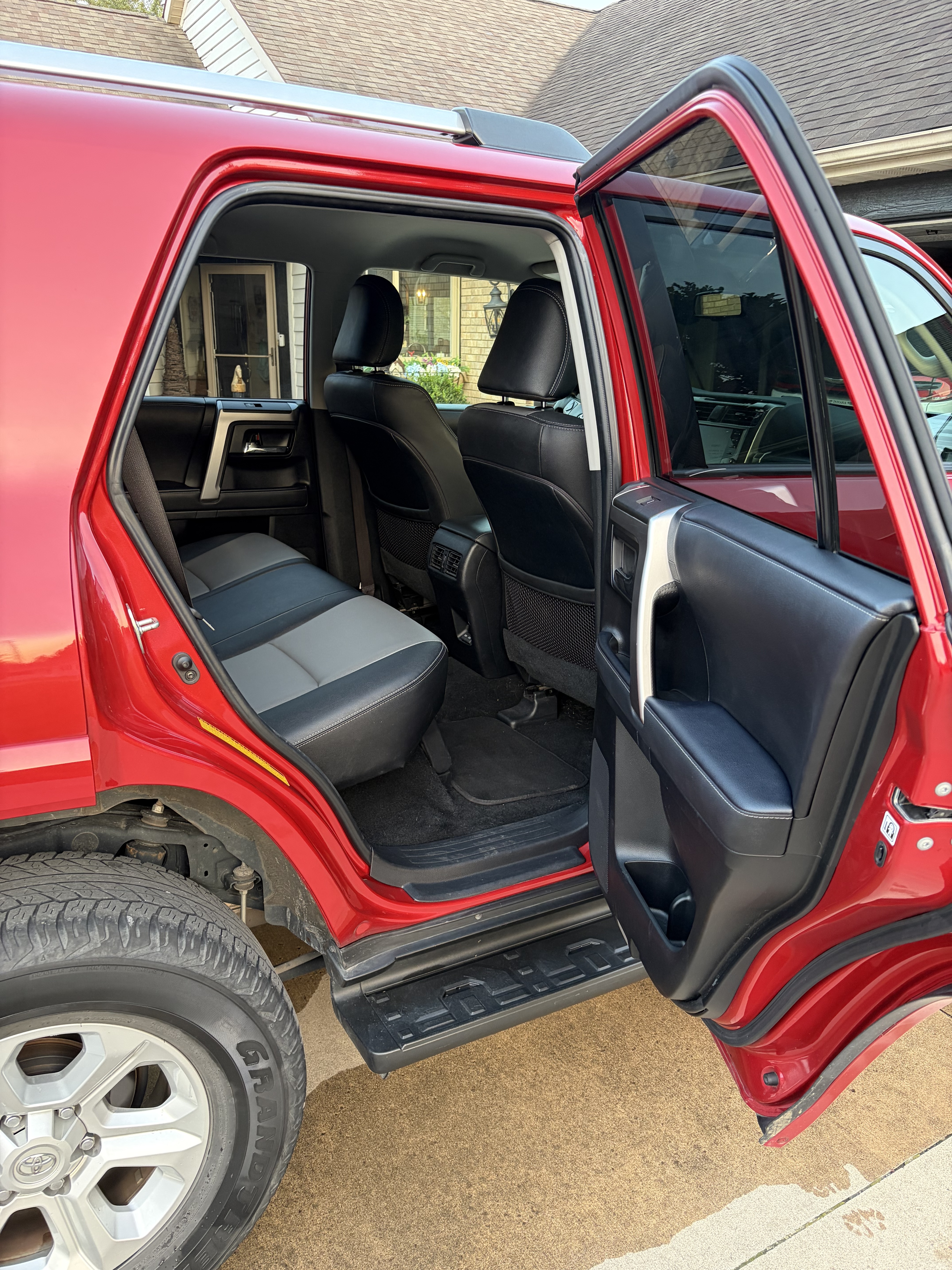 Used 2023 Toyota 4Runner SR5 Premium AWD/4WD image 11