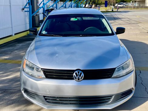 Used 2014 Volkswagen Jetta S image 2