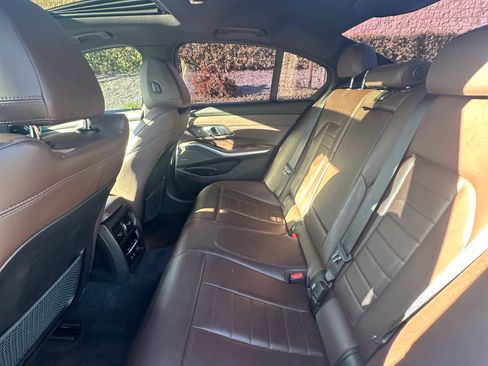 Used 2019 BMW 330i xDrive Sedan w/ M Sport Package image 9