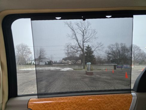 Used 2009 Chrysler Town & Country Limited image 15