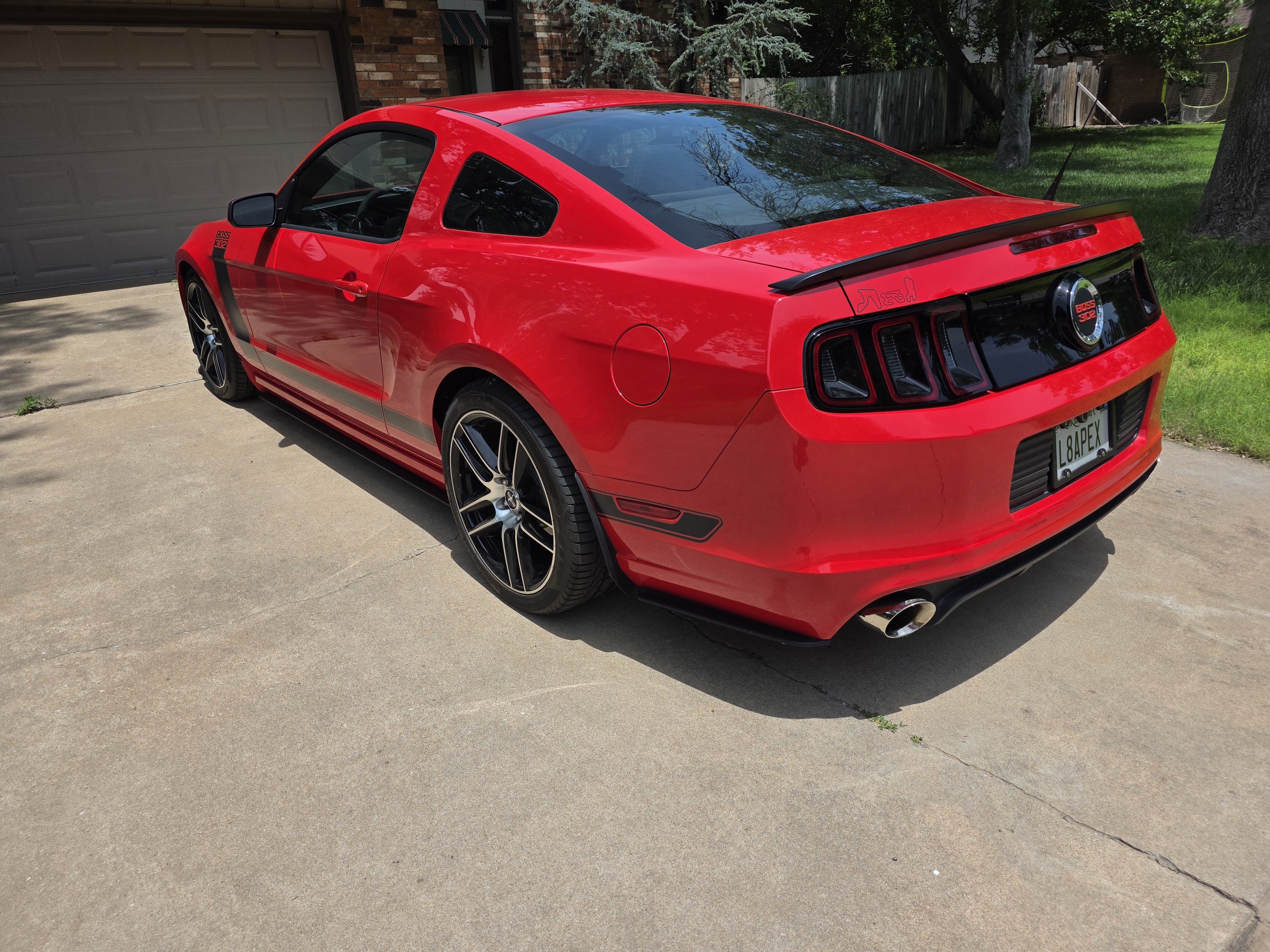 Used 2013 Ford Mustang Boss 302 w/ Boss 302 Accessory Pkg RWD image 9
