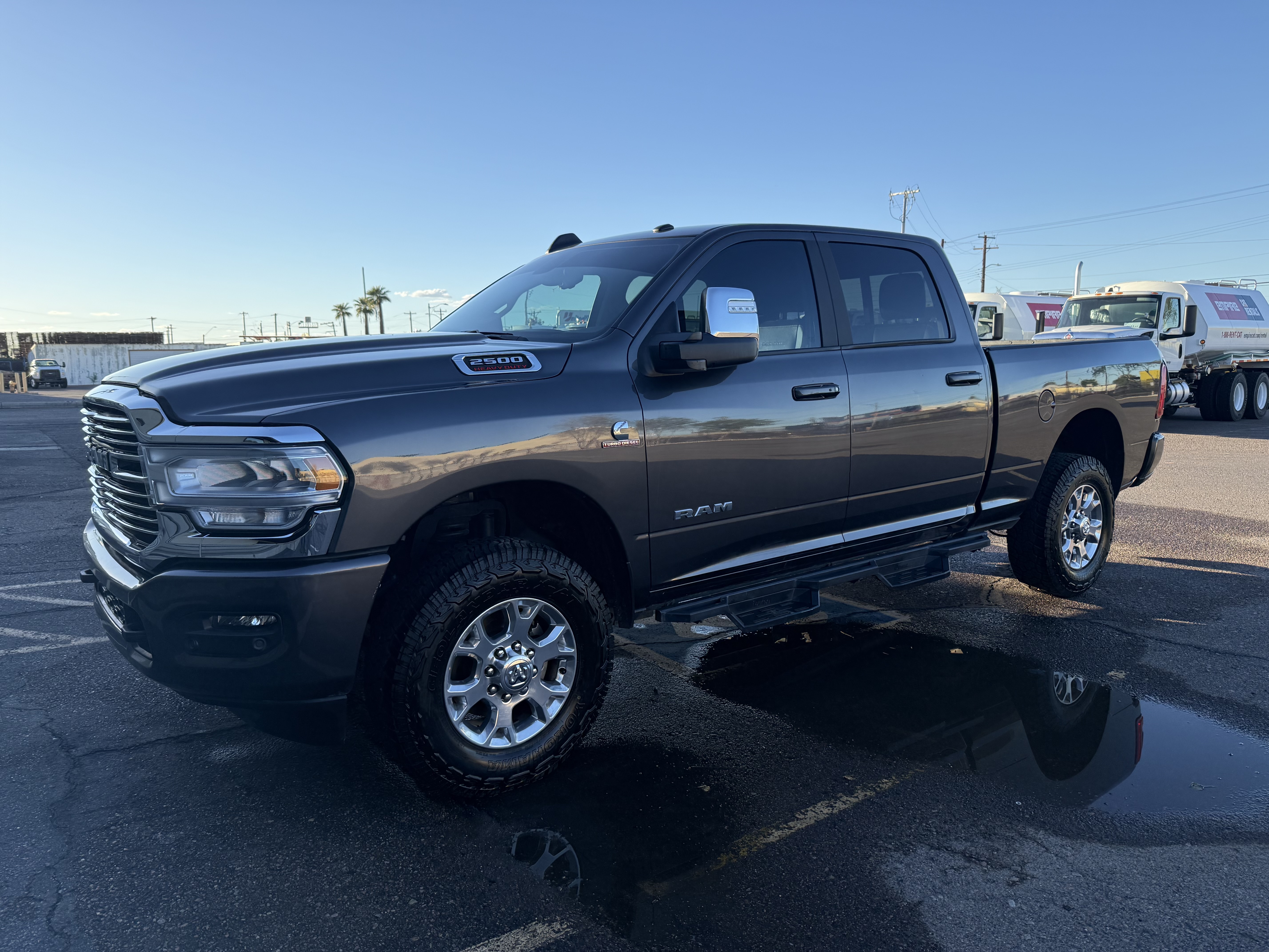 Used 2023 RAM 2500 Laramie AWD/4WD image 1
