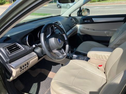 Used 2018 Subaru Outback 2.5i Premium AWD/4WD image 5