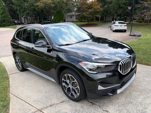 Used 2021 BMW X1 xDrive28i w/ Convenience Package AWD/4WD image 2