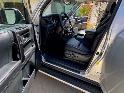 Used 2018 Toyota 4Runner TRD Off-Road Premium w/ Convenience Package image 11