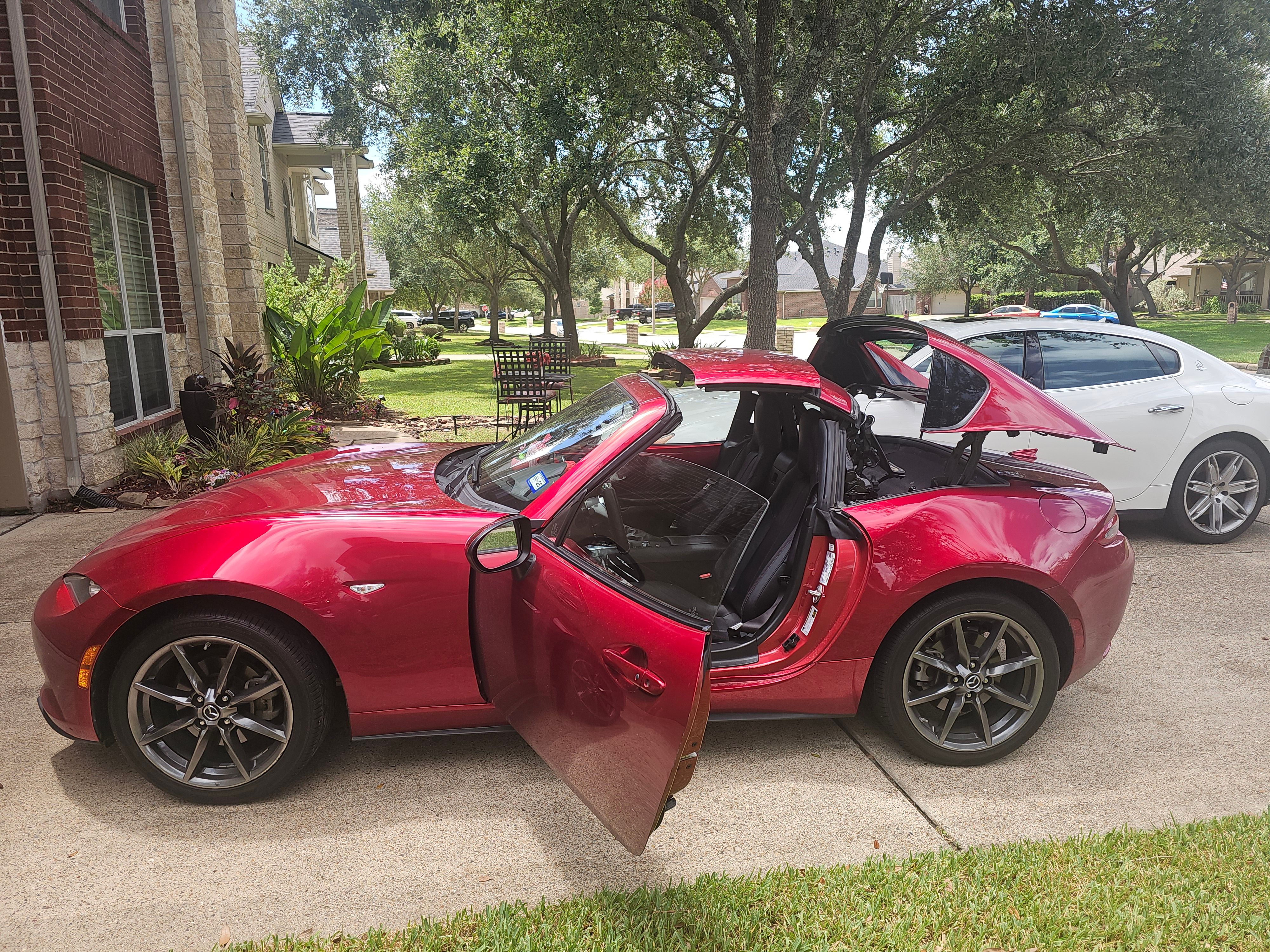 Used 2019 MAZDA MX-5 Miata RF Grand Touring RWD image 9