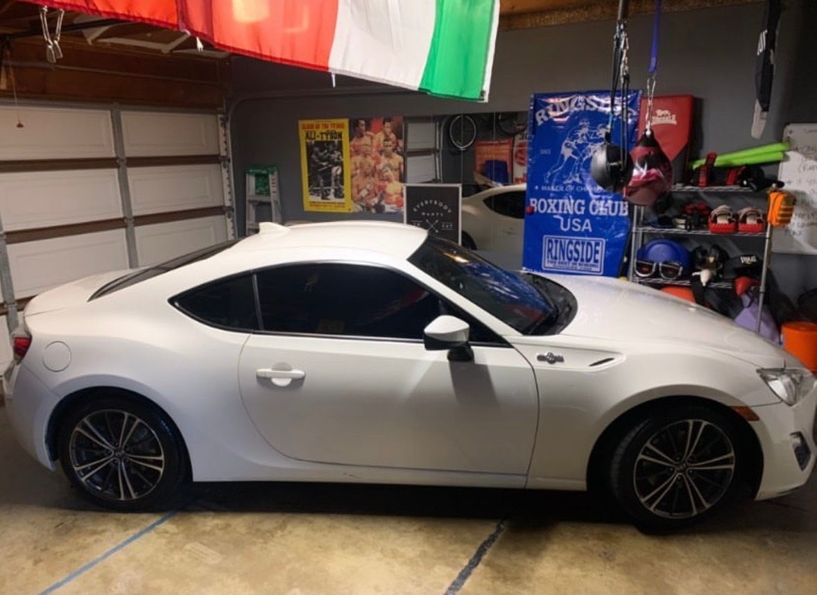 Used 2015 Scion FR-S RWD image 1