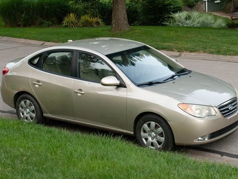 Used 2008 Hyundai Elantra SE image 1