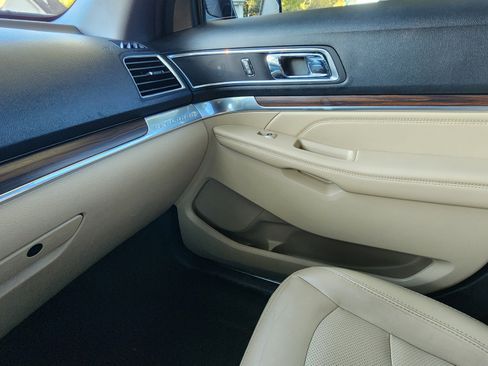 Used 2017 Ford Explorer Limited w/ Equipment Group 301A image 21