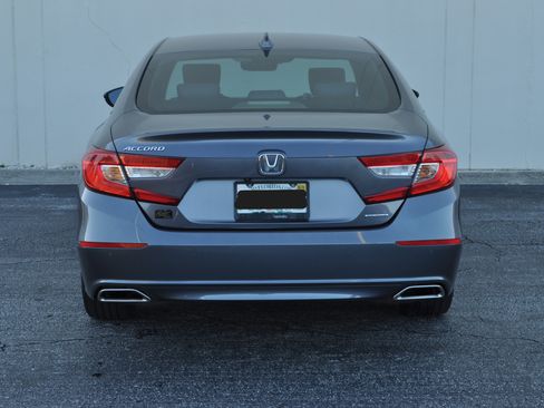 Used 2018 Honda Accord Touring image 5
