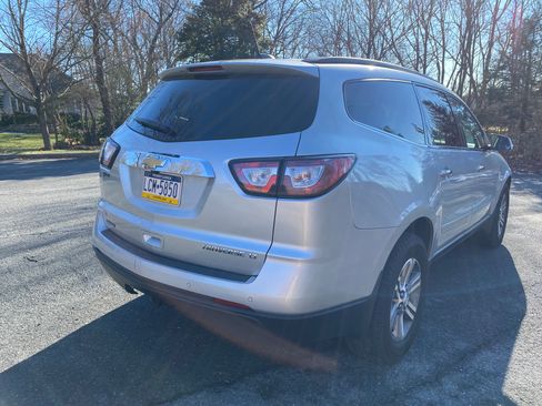 Used 2016 Chevrolet Traverse LT image 10